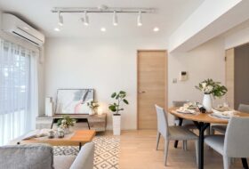 円形ダイニングの部屋